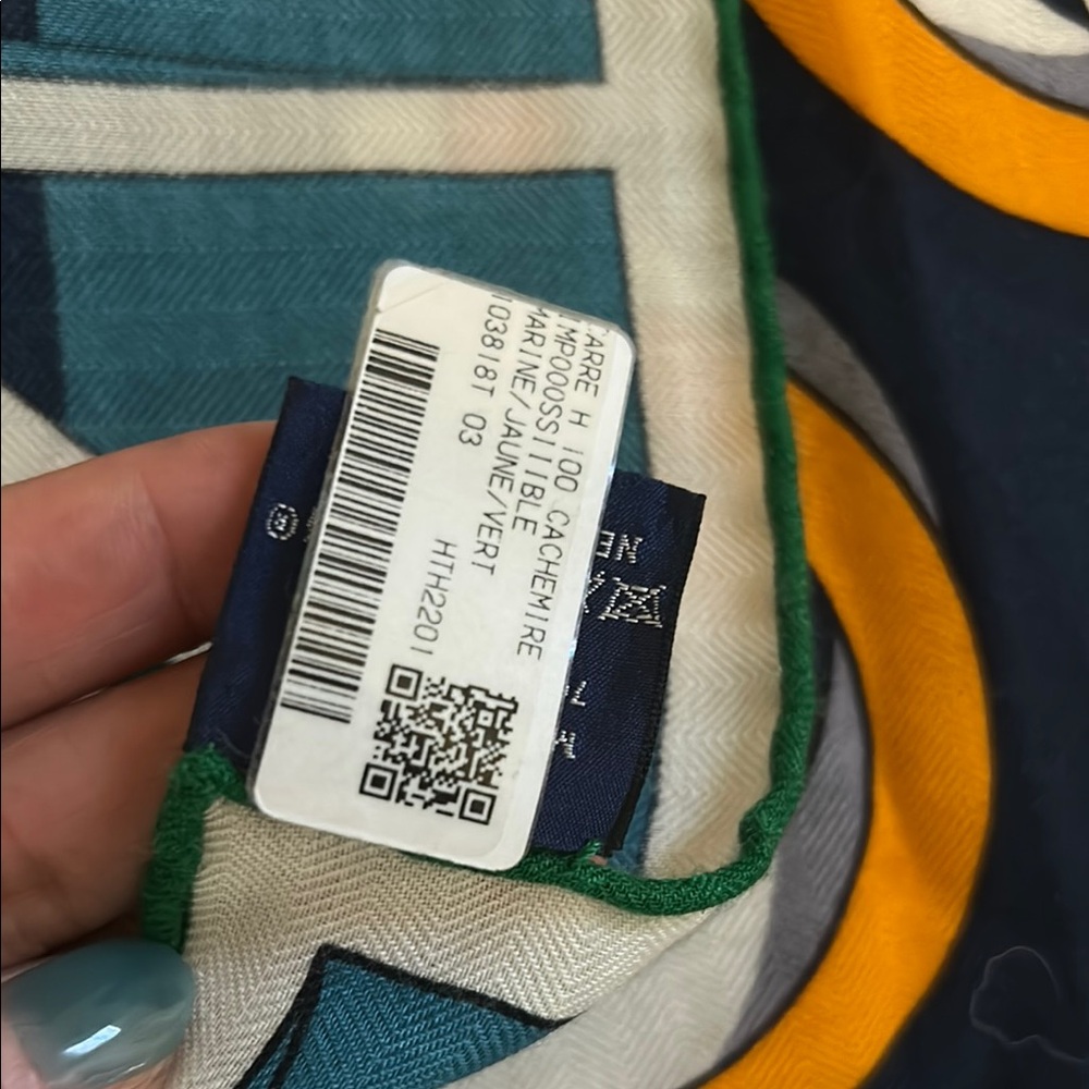 Hermès Multicolor Graphic cashmere Silk Scarf - Picture 2 of 6